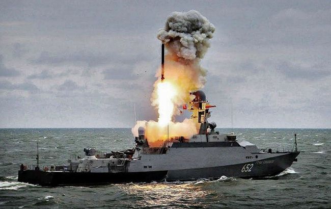 РФ держит в Черном море ракетоноситель: какой возможен залп "Калибров"